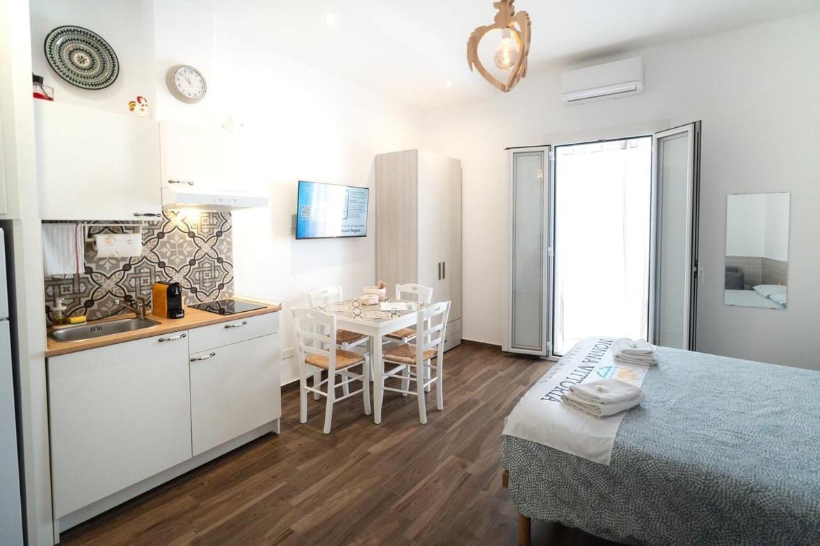 Nonna Vittoria Apartments Mola di Bari Buitenkant foto